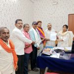 कुम्हार समाज ने पैतृक व्यवसाय के लिए मांगी 5 एकड़ आरक्षित भूमि, कलेक्टर के नाम सौंपा ज्ञापन