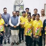 उप मुख्यमंत्री साव ने खेलों इंडिया तीरंदाजी सेंटर के खिलाड़ियों को बांटी किट