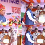स्वतंत्रता दिवस पर CM साय ने पुलिस और नगर सेना के जवानों को किया सम्मानित