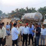 फील्ड पर पहुंचकर निर्माण कार्यों का किया निरीक्षण,